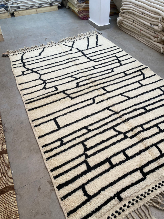 Large Beni M'Rirt Wool Rug (360x275cm) - CR618