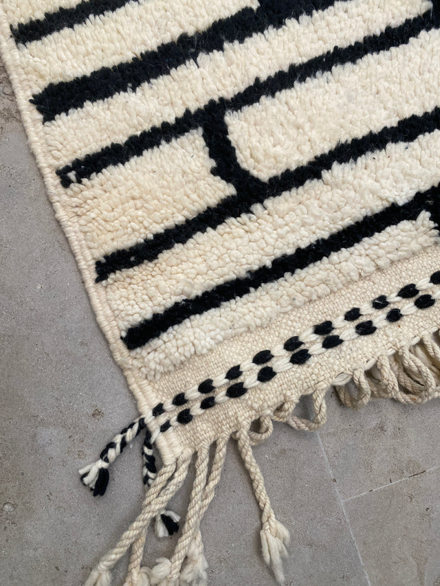 Large Beni M'Rirt Wool Rug (360x275cm) - CR618