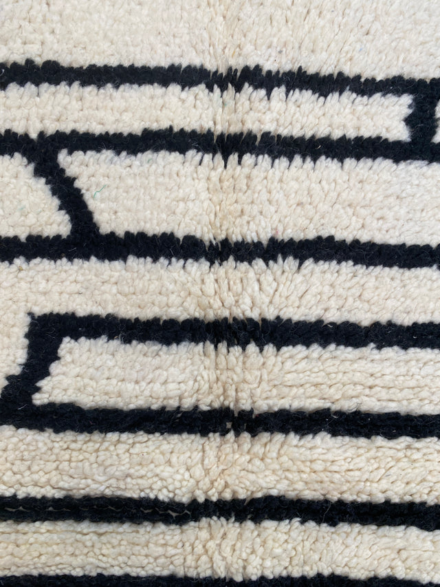 Large Beni M'Rirt Wool Rug (360x275cm) - CR618
