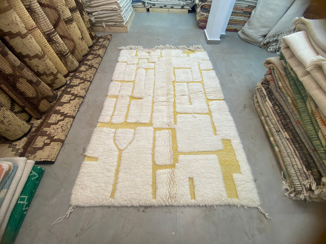 Contemporary Berber Art: Handwoven Rug from Middle Atlas Tribe - CR617