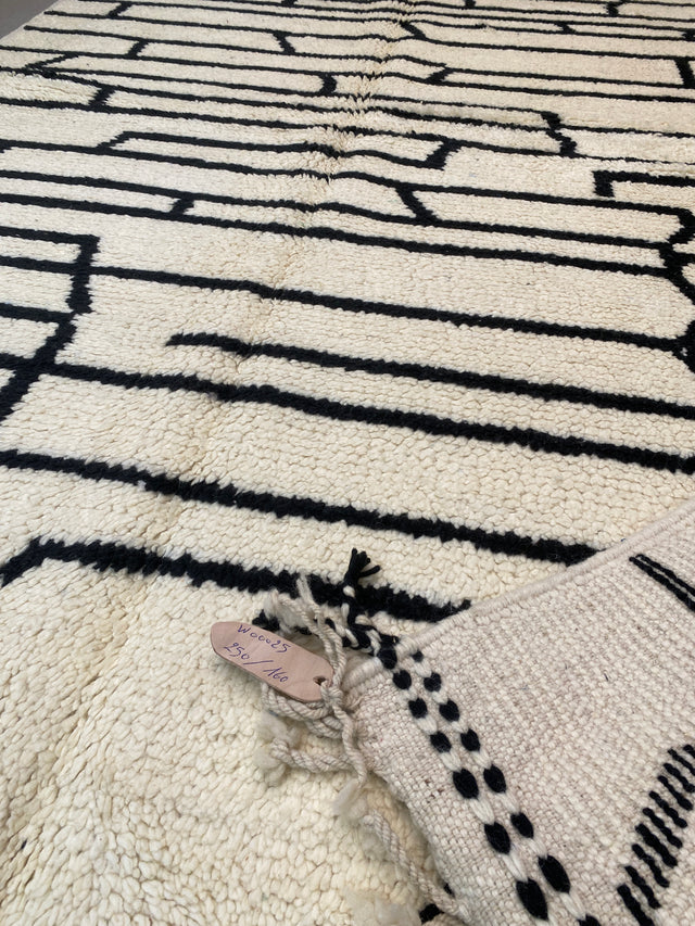 Large Beni M'Rirt Wool Rug (360x275cm) - CR618